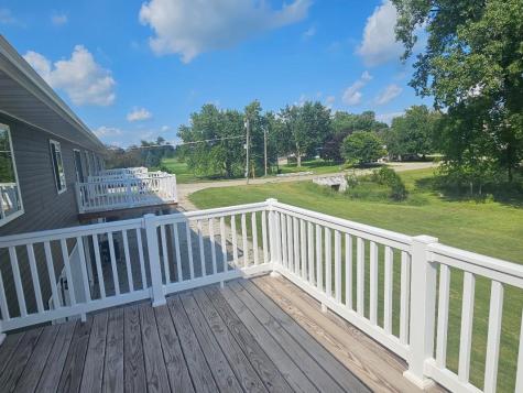 1411 13th Street Belle Plaine IA 52208