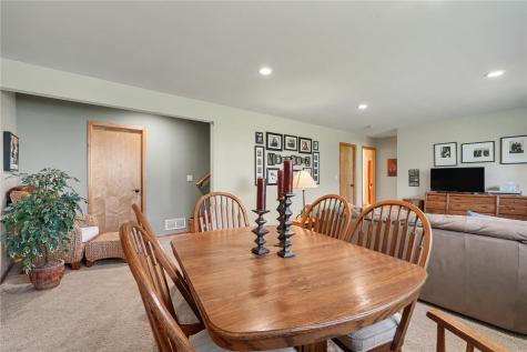 2942 Stone Creek Court Marion IA 52302