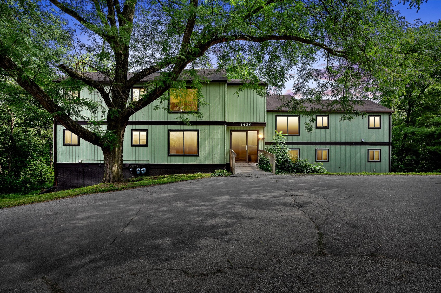 1429 Edgewood NW Cedar Rapids IA 52405