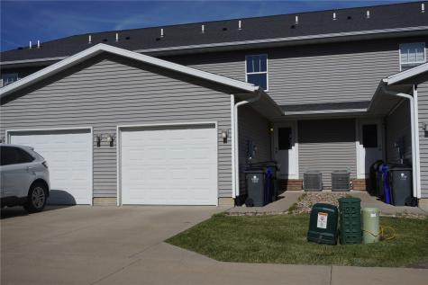 2208 Tranquil Court NW Cedar Rapids IA 52405