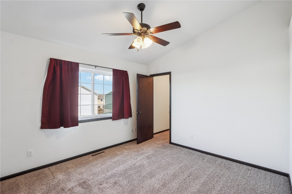 137 Woodstone Lane SW Cedar Rapids IA 52404