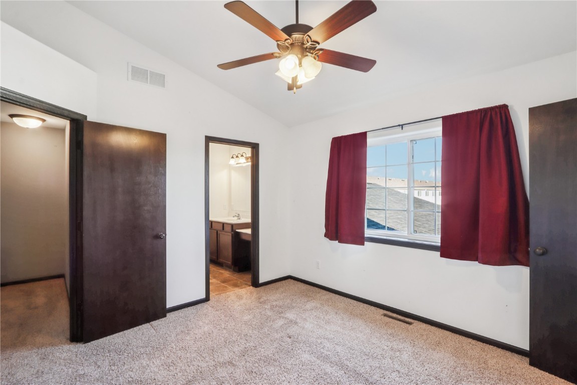 137 Woodstone Lane SW Cedar Rapids IA 52404