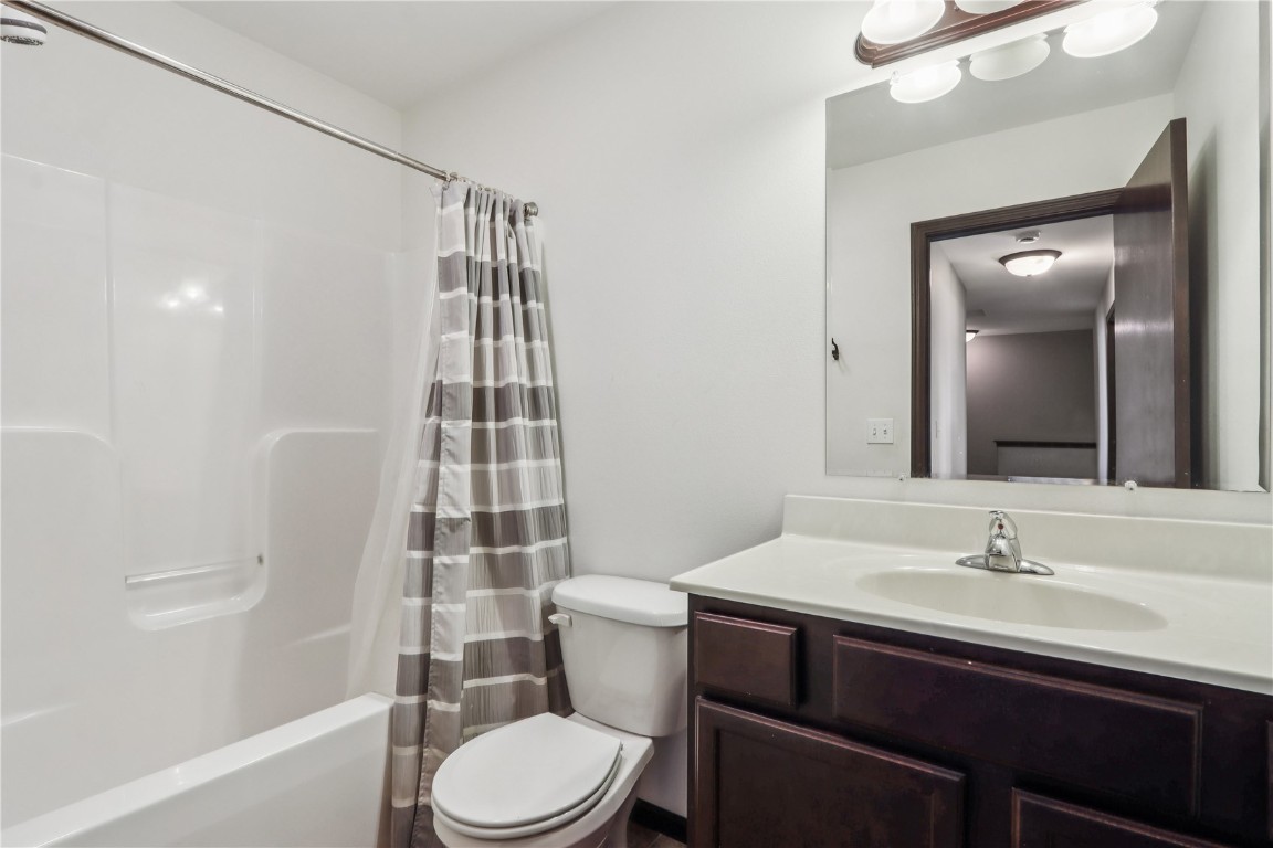 137 Woodstone Lane SW Cedar Rapids IA 52404