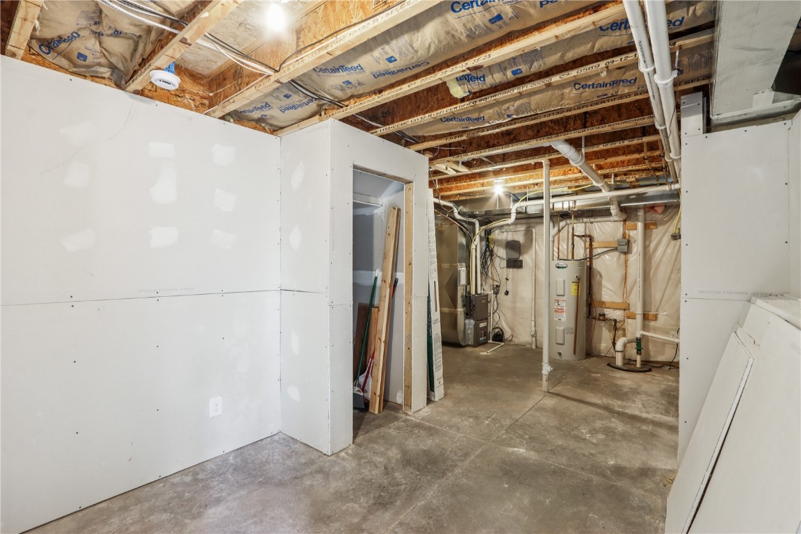137 Woodstone Lane SW Cedar Rapids IA 52404