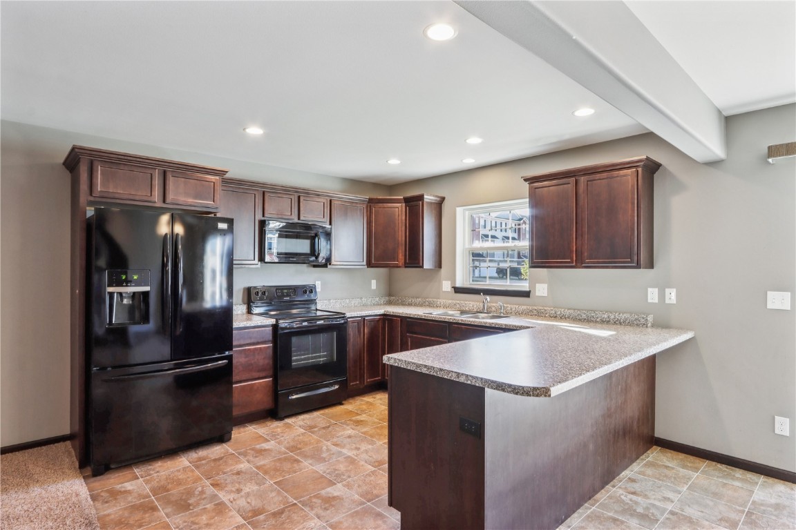 137 Woodstone Lane SW Cedar Rapids IA 52404