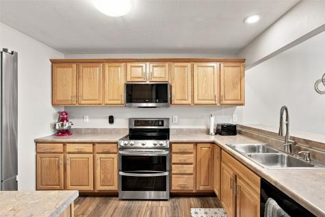 3542 Stoneview Circle Cedar Rapids IA 52404