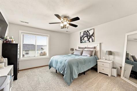 3542 Stoneview Circle Cedar Rapids IA 52404