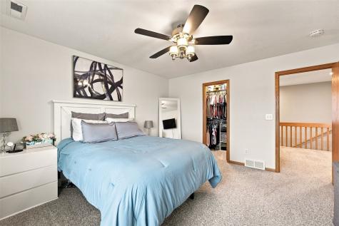3542 Stoneview Circle Cedar Rapids IA 52404