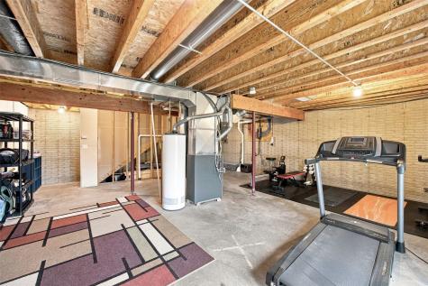 3542 Stoneview Circle Cedar Rapids IA 52404