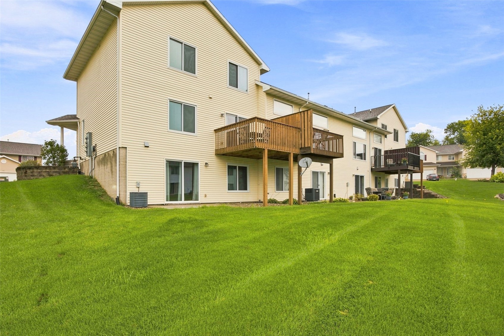 3542 Stoneview Circle Cedar Rapids IA 52404