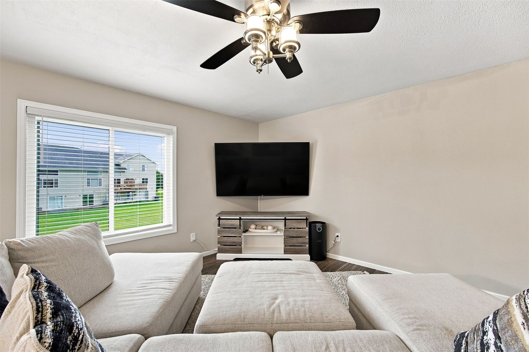 3542 Stoneview Circle Cedar Rapids IA 52404