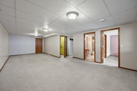1616 Greens Way Court NE Cedar Rapids IA 52402