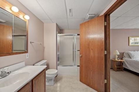 1616 Greens Way Court NE Cedar Rapids IA 52402