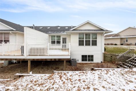 1616 Greens Way Court NE Cedar Rapids IA 52402