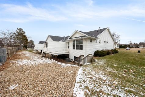1616 Greens Way Court NE Cedar Rapids IA 52402