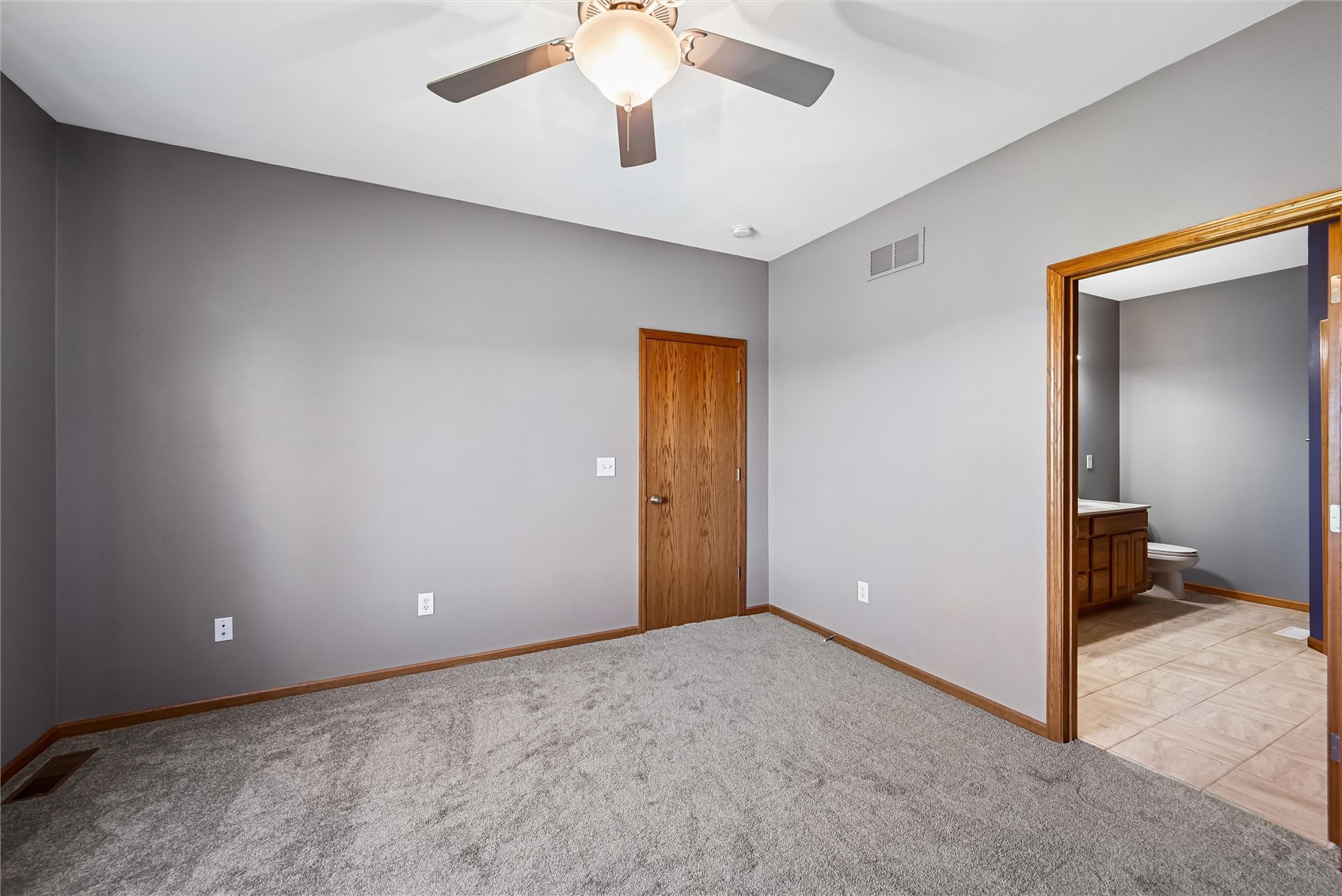 3824 Lakeview Drive SW Cedar Rapids IA 52404