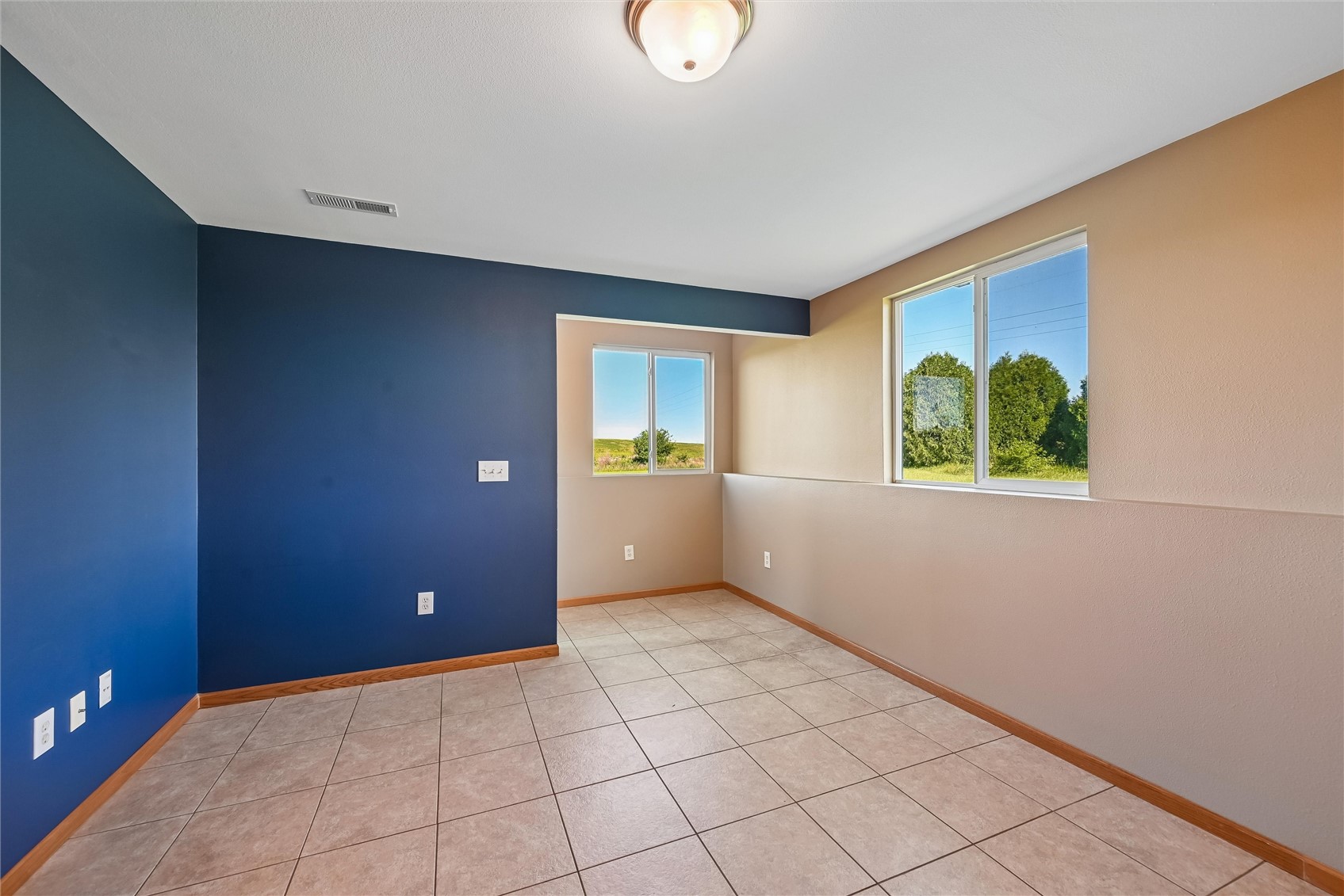 3824 Lakeview Drive SW Cedar Rapids IA 52404