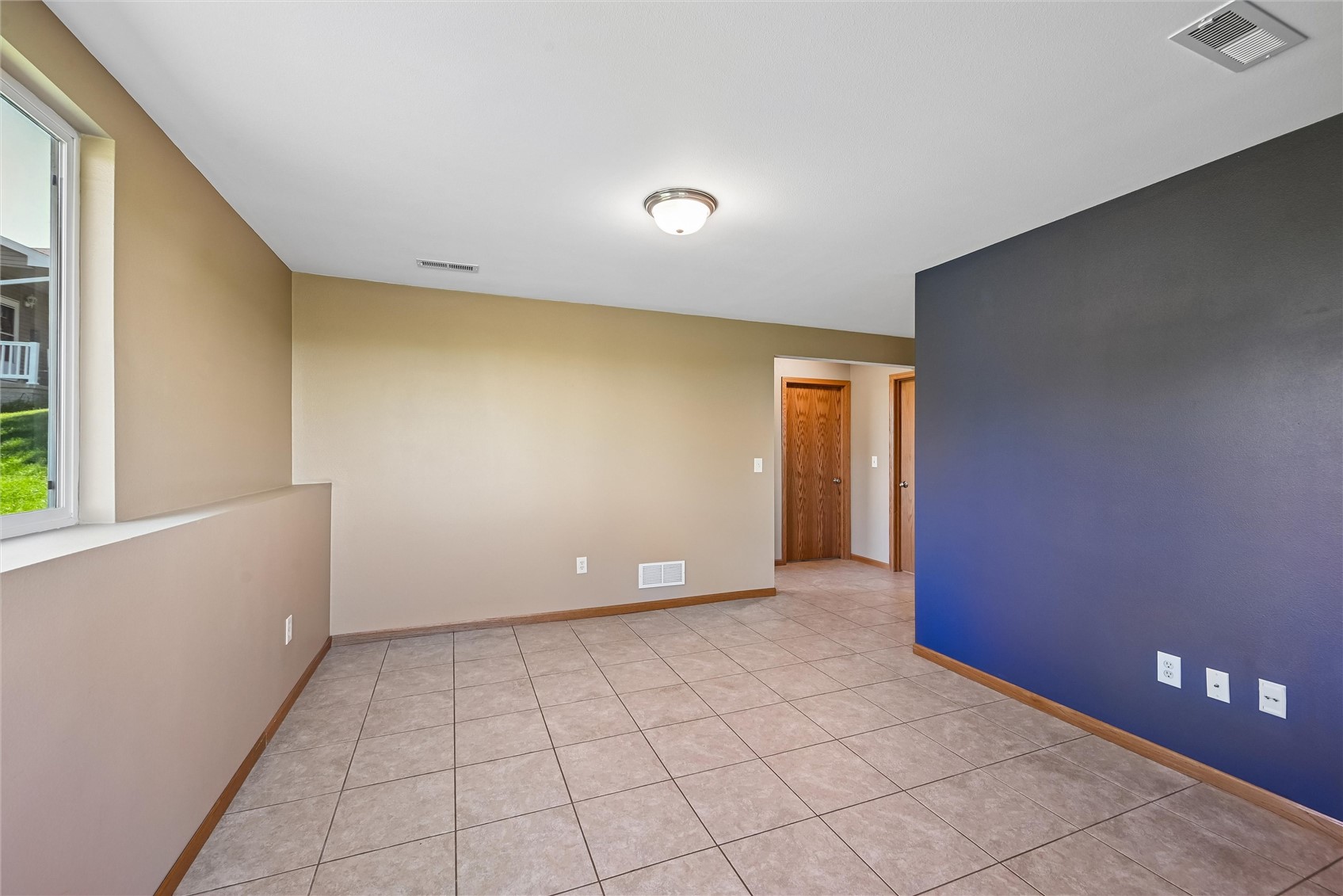 3824 Lakeview Drive SW Cedar Rapids IA 52404