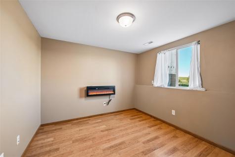 3824 Lakeview Drive SW Cedar Rapids IA 52404