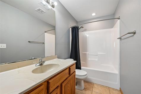3824 Lakeview Drive SW Cedar Rapids IA 52404