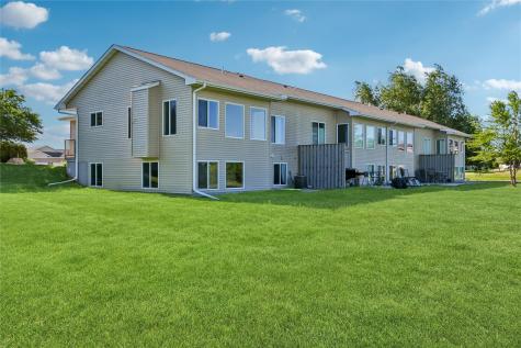 3824 Lakeview Drive SW Cedar Rapids IA 52404