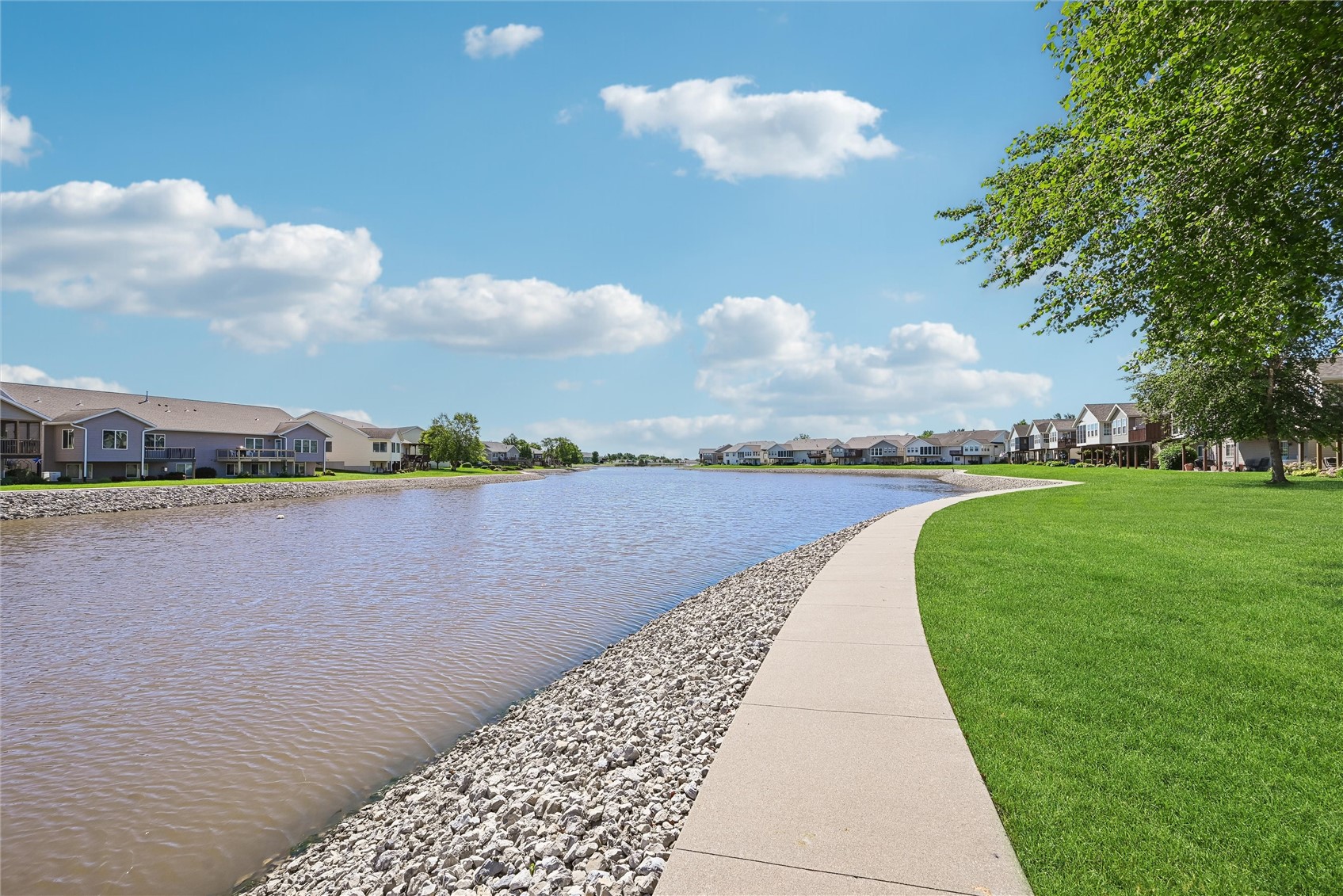 3824 Lakeview Drive SW Cedar Rapids IA 52404