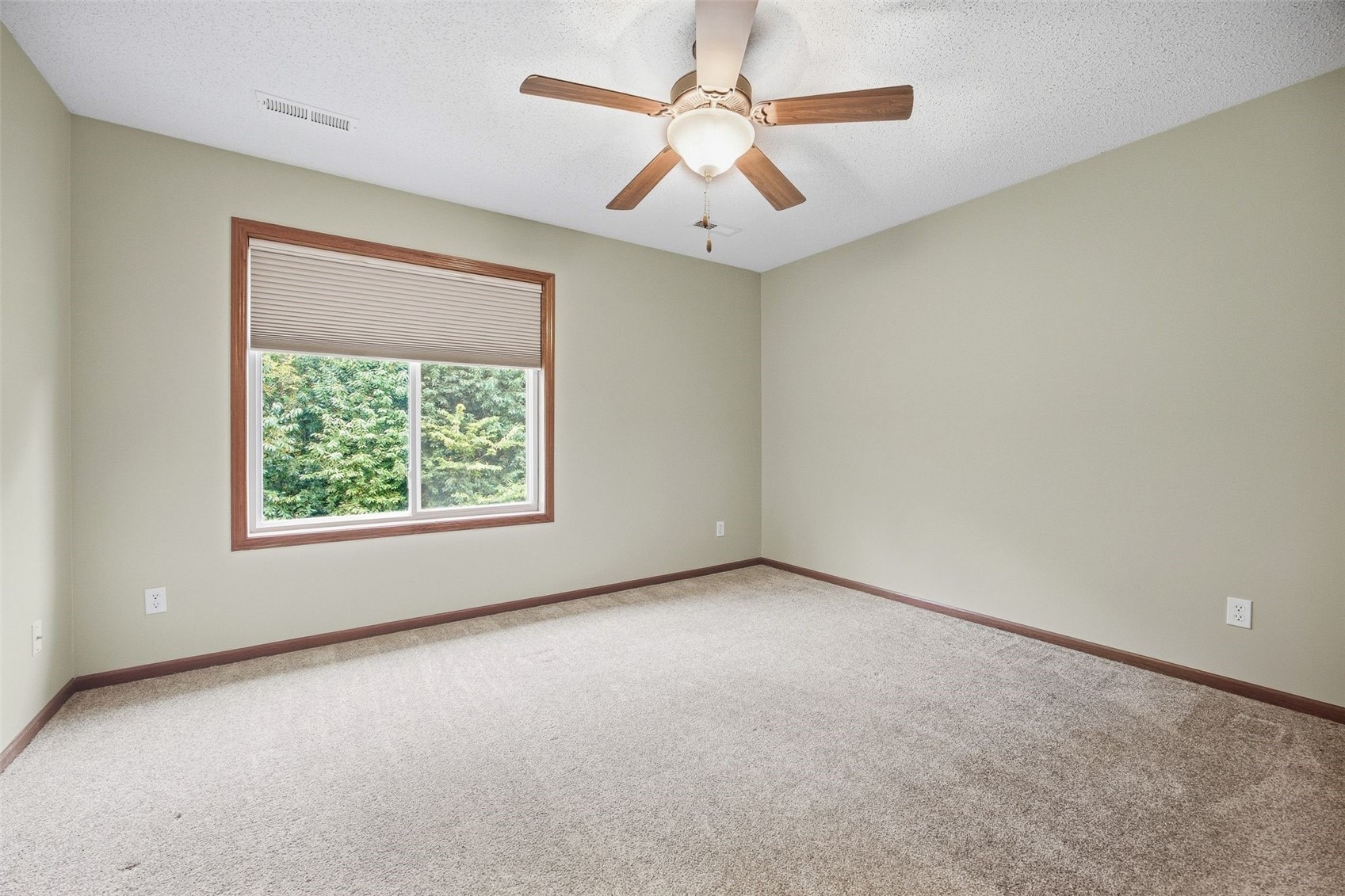 3535 Stoney Point Road SW Cedar Rapids IA 52404