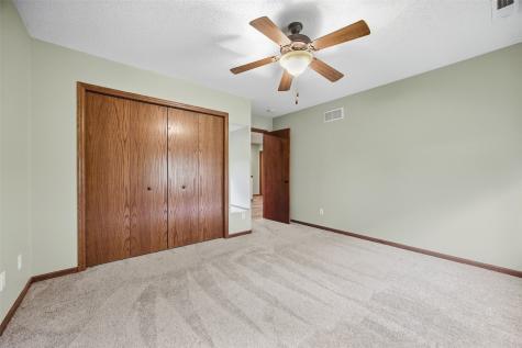 3535 Stoney Point Road SW Cedar Rapids IA 52404