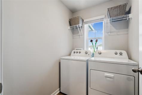 105 Oak Drive Palo IA 52324