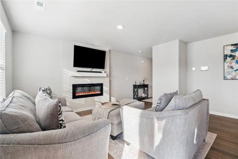 105 Oak Drive Palo IA 52324