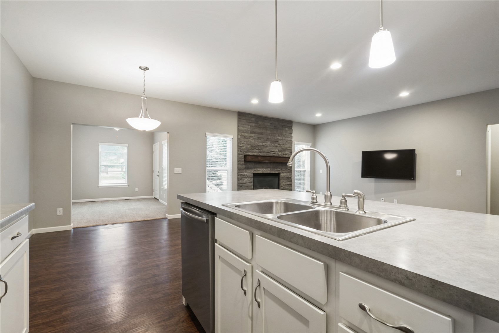 519 Stone Hedge Drive NW Cedar Rapids IA 52405