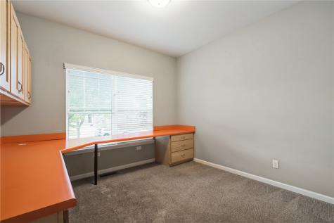519 Stone Hedge Drive NW Cedar Rapids IA 52405