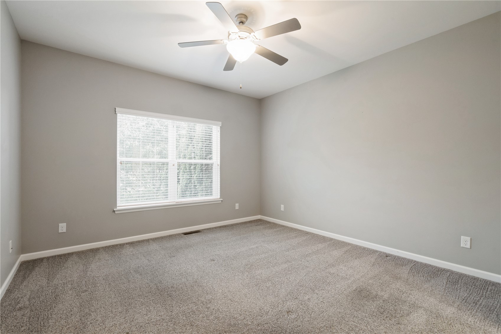 519 Stone Hedge Drive NW Cedar Rapids IA 52405