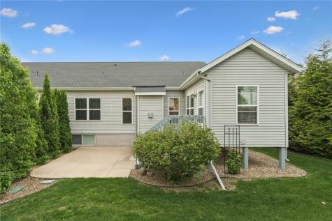 519 Stone Hedge Drive NW Cedar Rapids IA 52405