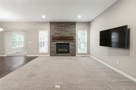 519 Stone Hedge Drive NW Cedar Rapids IA 52405