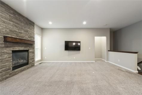 519 Stone Hedge Drive NW Cedar Rapids IA 52405
