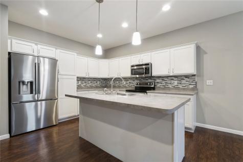519 Stone Hedge Drive NW Cedar Rapids IA 52405