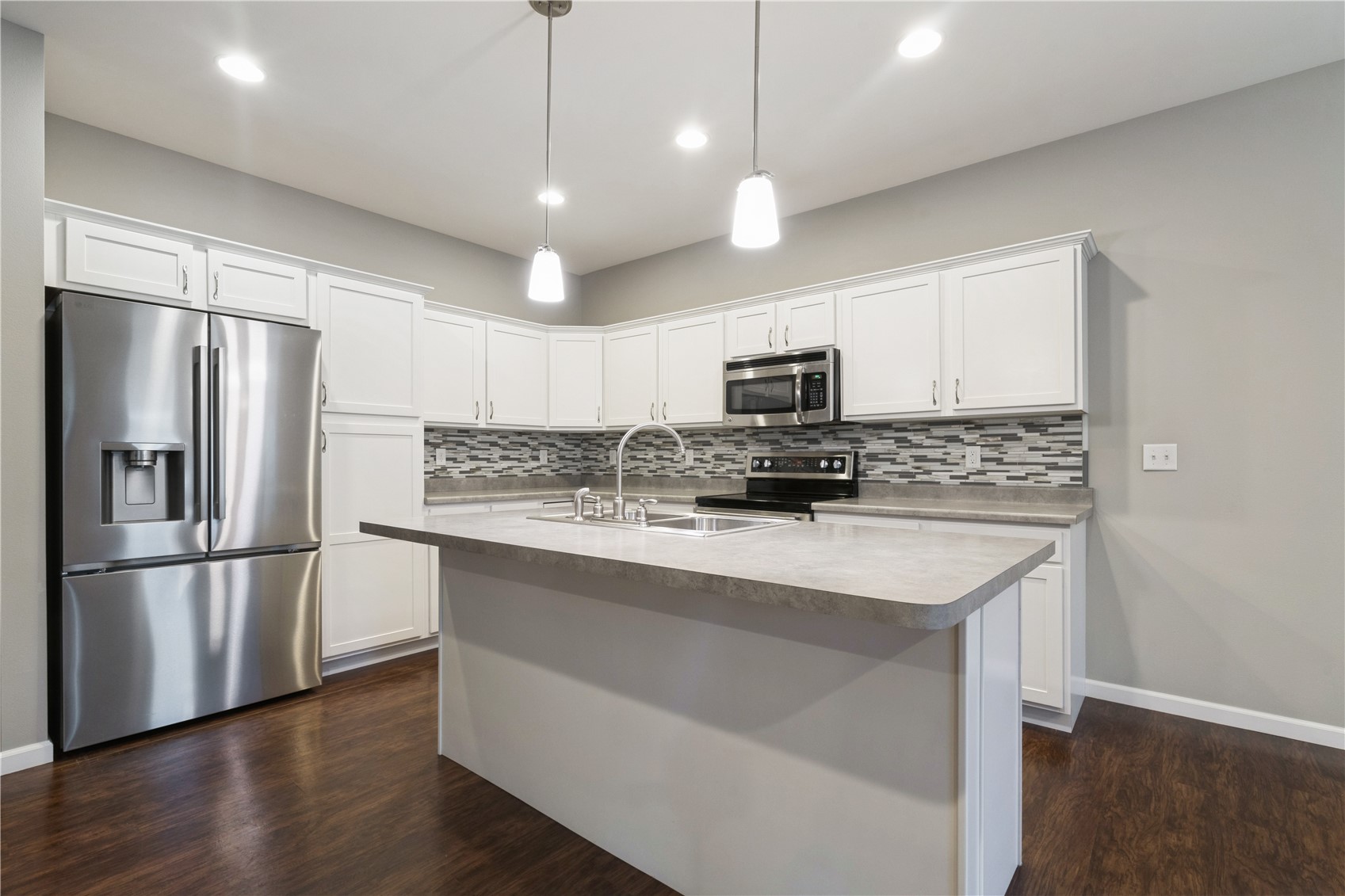 519 Stone Hedge Drive NW Cedar Rapids IA 52405