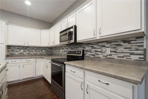 519 Stone Hedge Drive NW Cedar Rapids IA 52405