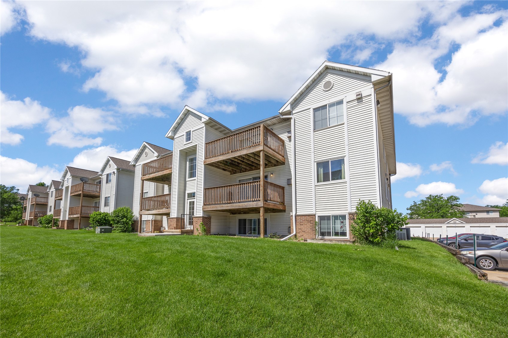 4611 1st Avenue SW Cedar Rapids IA 52405