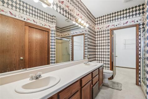3004 Tiperary NE Cedar Rapids IA 52402