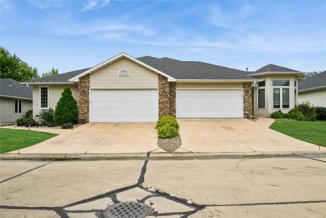 633 Tiffany Drive NE Cedar Rapids IA 52402