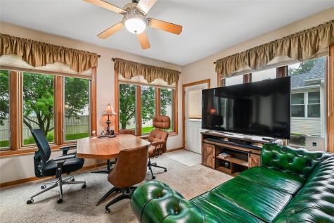 633 Tiffany Drive NE Cedar Rapids IA 52402