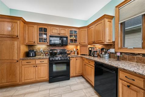 633 Tiffany Drive NE Cedar Rapids IA 52402
