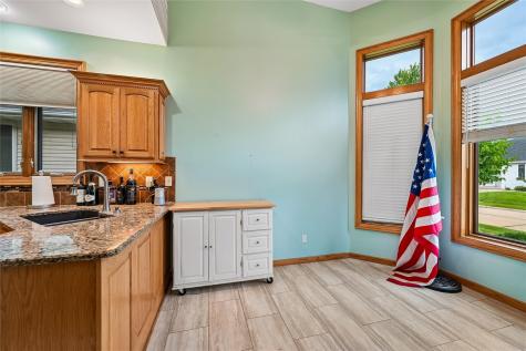 633 Tiffany Drive NE Cedar Rapids IA 52402