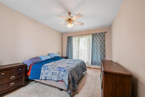 633 Tiffany Drive NE Cedar Rapids IA 52402