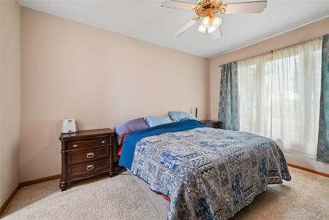 633 Tiffany Drive NE Cedar Rapids IA 52402