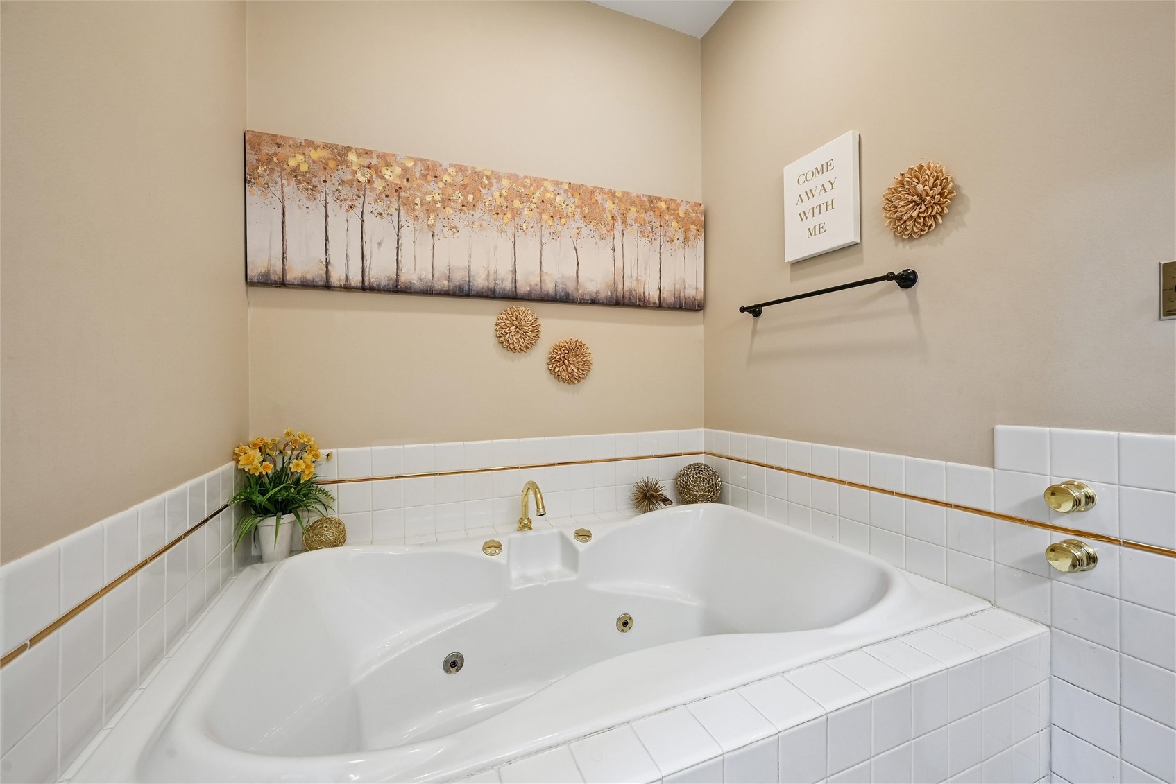 633 Tiffany Drive NE Cedar Rapids IA 52402