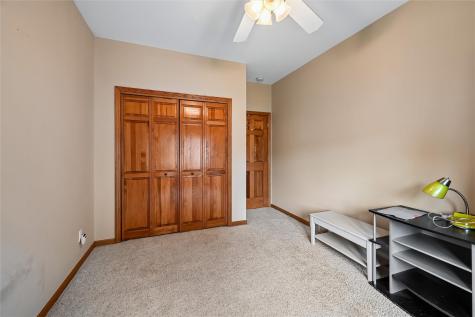633 Tiffany Drive NE Cedar Rapids IA 52402