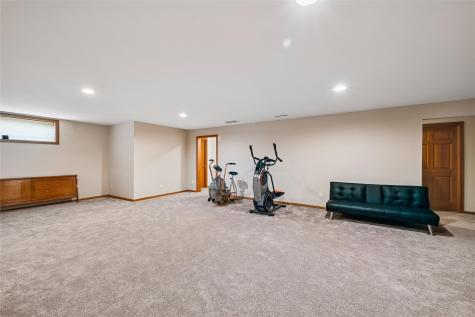 633 Tiffany Drive NE Cedar Rapids IA 52402